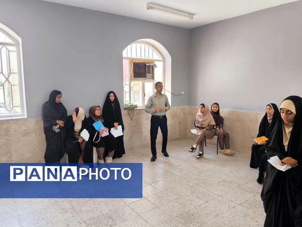 نمایش خلاقیت و استعداد نوجوانان 