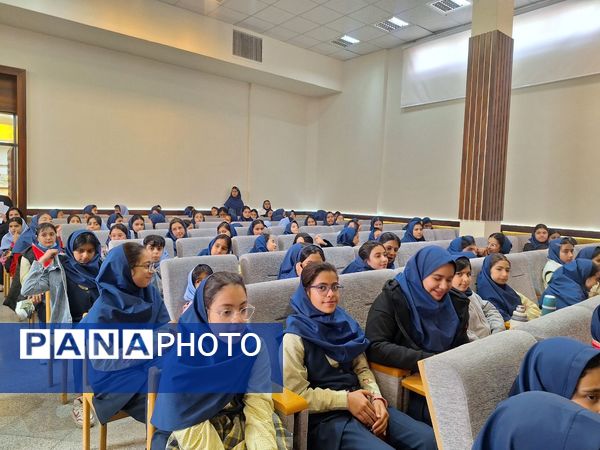 فریاد آزادی و همبستگی در دبستان آرمینه مصلی‌نژاد