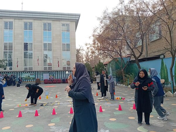 مسابقه جذاب مادر و دختر در دبستان مصلی نژاد حضرت زینب(س)
