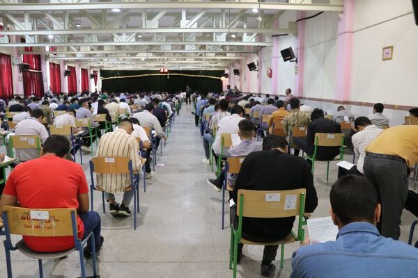 بازدید مدیرکل آموزش و پرورش از برگزاری امتحانات نهایی در یزد