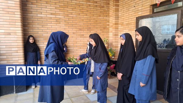 جشن ولادت حضرت زینب(س) در دبیرستان سردار سلیمانی ۳