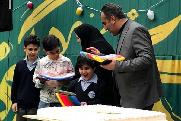 حضور پر شور دانش آموزان ناحیه دو شهرری در جشن نیمه شعبان و ایرانمون