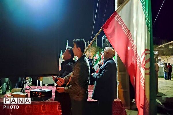 حضور در تجمعات خیابانی یعنی هیات من الذله در برابر دشمن زورگو و دروغگو