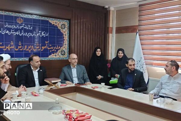 تقدیر از داوران مسابقات قرآن و عترت ورامین 