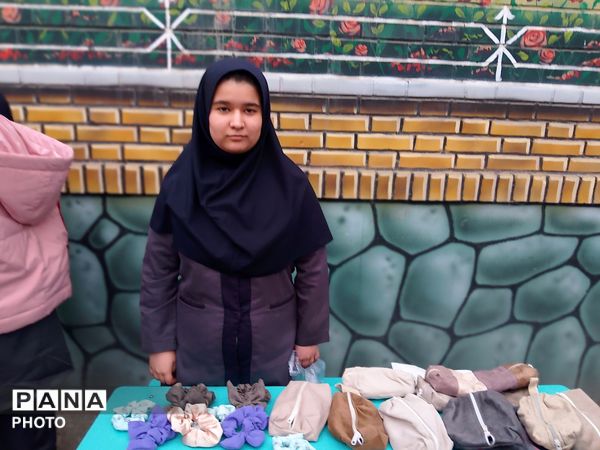 بازارچه در آموزشگاه موحدین  تبادکان مشهد