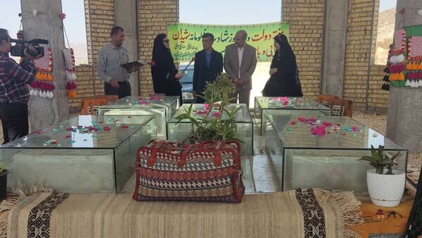 آوای هنر در هفته دولت؛ تقدیر از هنرمندان صنایع‌دستی در تپه شهدا گمنام