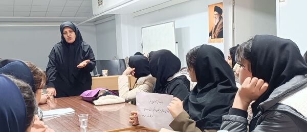 اردوی دانش‌آموزی تمشک مدارس دخترانه انصار و بعثت در زنجان