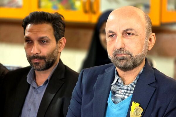 صدای طنین انداز زنگ انقلاب همراه با جشن ایرانمون در دبستان کوثر جوادآباد
