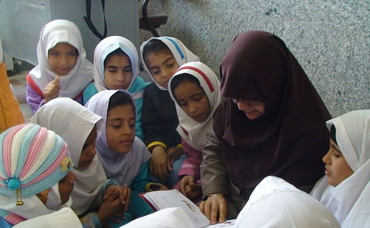 معلمان نقش اصلی در شکوفایی استعداد هنری دانش‌آموزان دارند