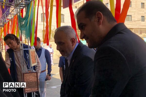 آیین نواختن زنگ جوانه ها در مدرسه شاهد نجمه ناحیه دو شهرری 