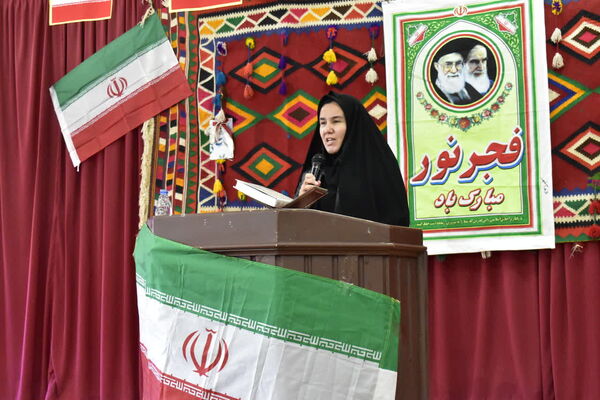 نواخته شدن زنگ انقلاب در مدرسه استثنایی لاله یاسوج