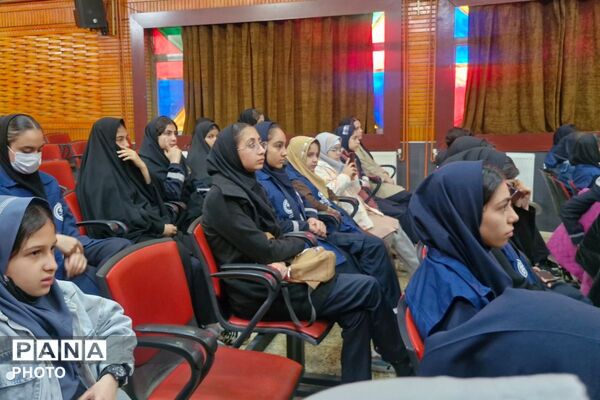 تبیین اهمیت رسانه در تربیت