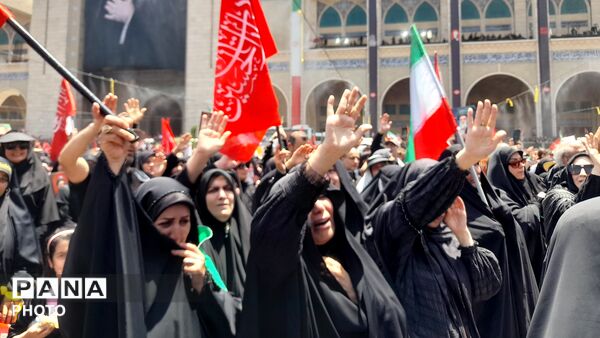  نمایشِ اقتدار در تشییعِ رهبر شهید
