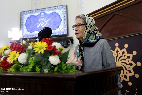 مینو محرز: عاشق ایران و سلامت مردمم هستم؛ سرمایه واقعی کشور، جوانان هستند