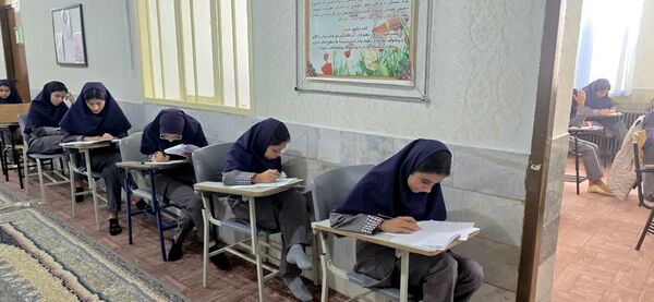 برگزاری مرحله اول آزمون جامع در دبیرستان رضوان