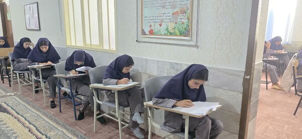 برگزاری مرحله اول آزمون جامع در دبیرستان رضوان