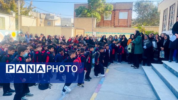 زنگ مهر و زنگ نماز دبستان معلم شهر آشخانه 