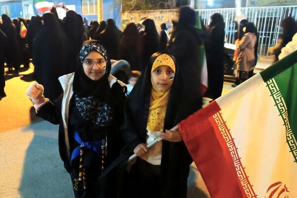 راهتان را ادامه می‌دهیم