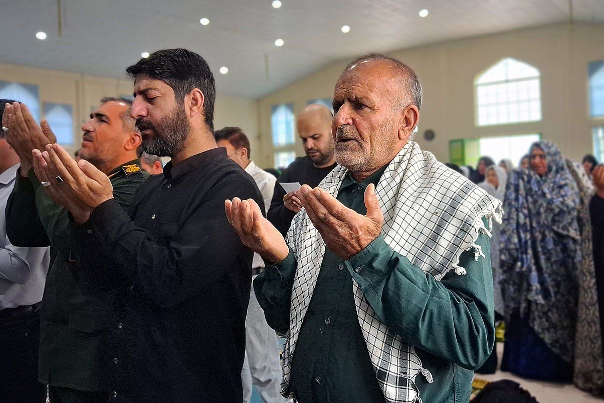 نماز عید فطر در شهرستان باشت مصلی امام خمینی (ره)