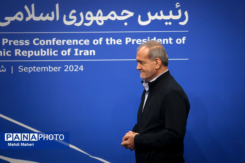بازدید رئیس جمهور از «مرکز نوآوری و تعالی کوثر» دانشگاه تهران

