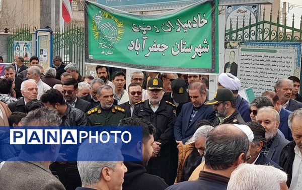 راهپیمایی مردم جعفرآباد قم در جشن سالگرد پیروزی انقلاب
