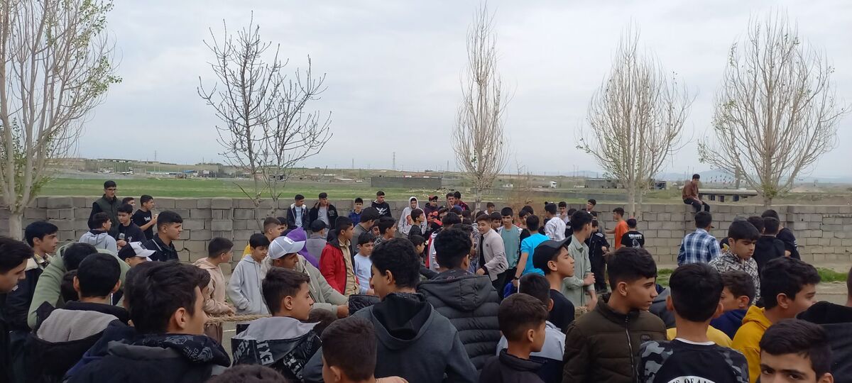 فینال هیجان‌انگیز مسابقات طناب‌کشی در دبیرستان شبانه‌روزی توحید