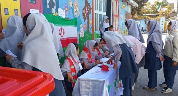 جشن مشارکت دانش‌آموزان؛ برگزاری انتخابات شورای دانش‌آموزی در مدرسه پیامبر اعظم(ص)