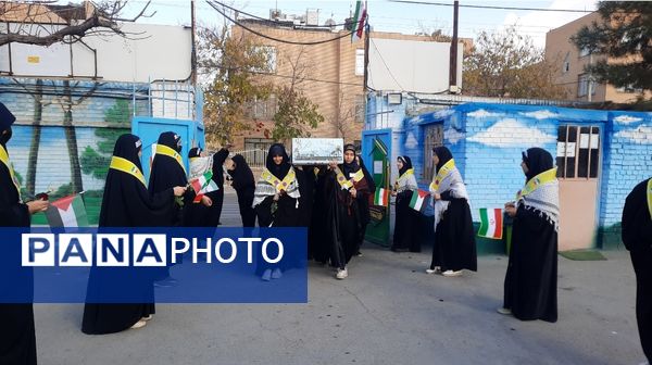 وداع دانش‌آموزان دبیرستان فرهنگیان ناحیه ۷ با شهید گمنام 