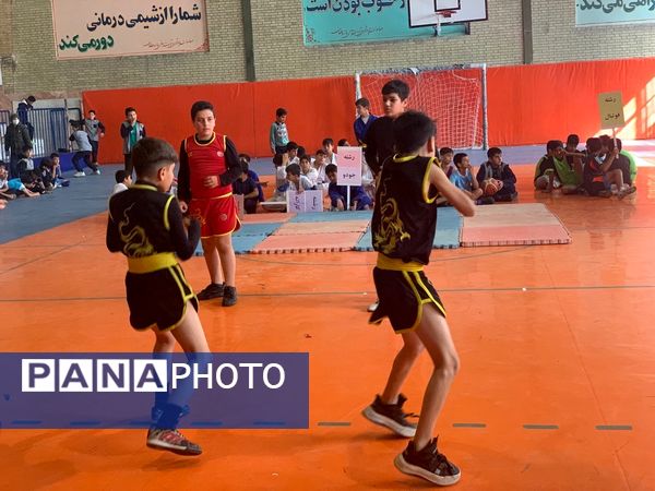 برگزاری فعالیت‌های ورزشی درون مدرسه‌ای در دبستان معلم آشخانه 