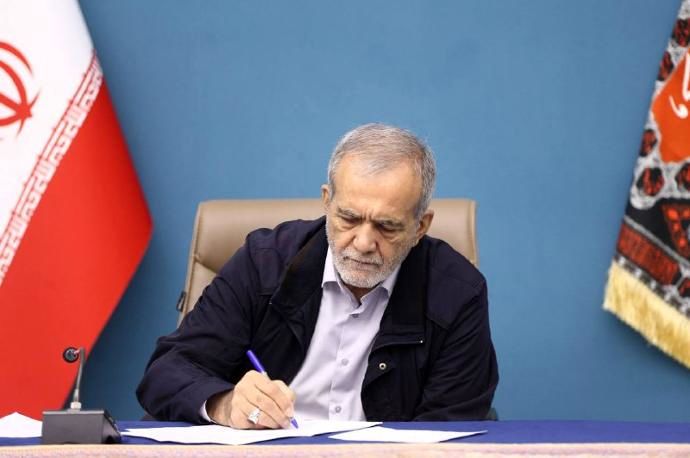 پاسداشت مقام علمی حجت‌الاسلام بی‌آزار شیرازی، تکریم مقام والای قلم است
