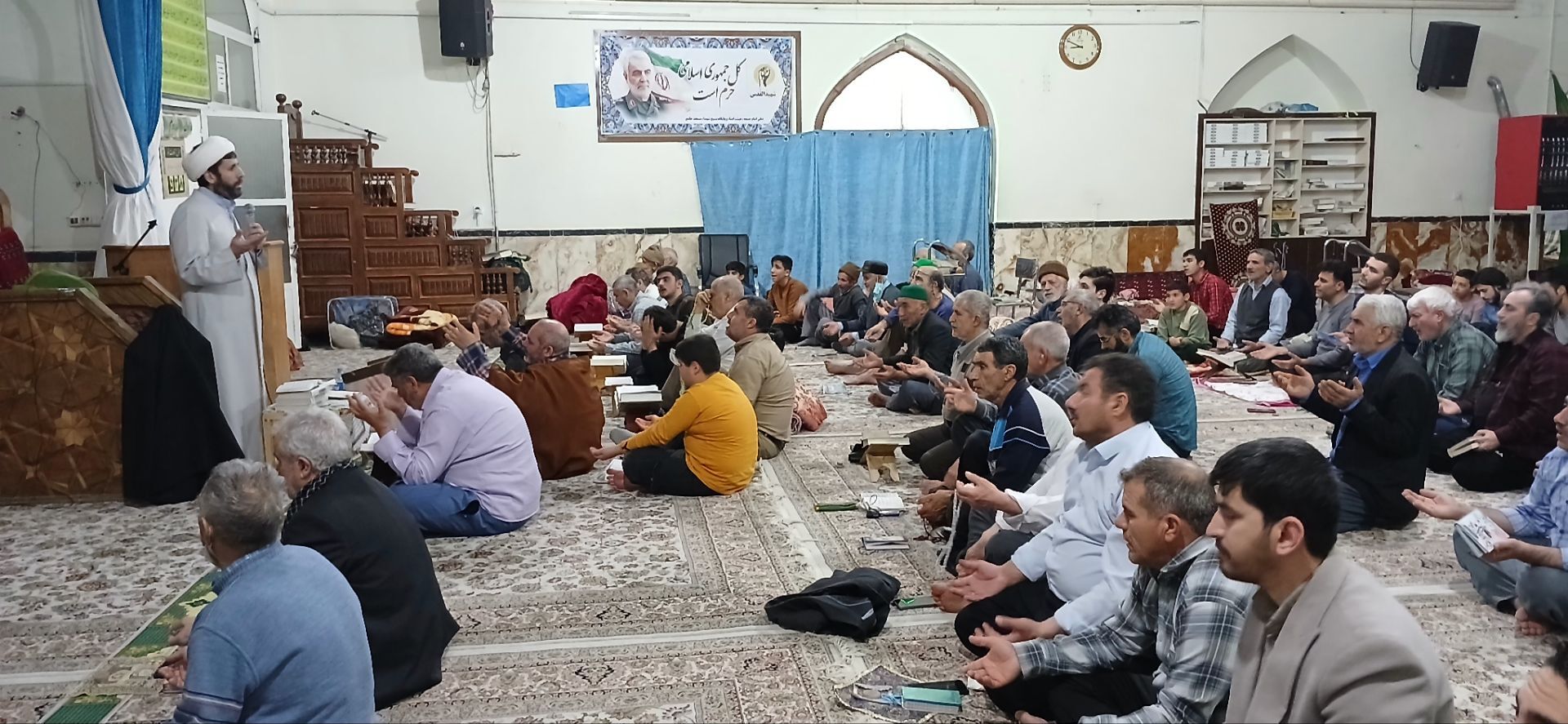 حضور رئیس حوزه علمیه شیروان در جمع معتکفین مسجد جامع شیروان