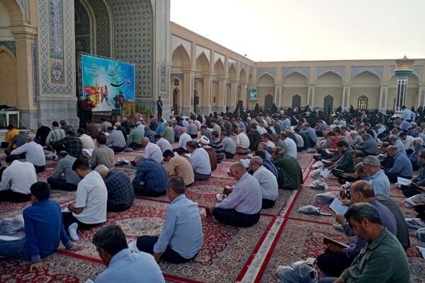 قرائت دعای عرفه در زیارتگاه شهید آیت الله مدرس