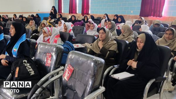 نشست خبری خبرنگاران پانا با معاونان آموزش و پرورش شهرستان کیار 