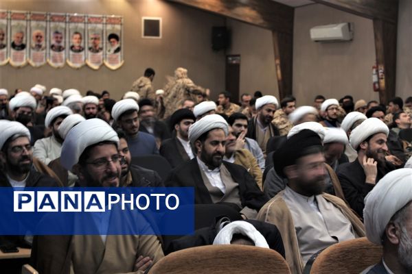 تجلیل از خادمان و فرهنگ‌یاران نماز در قم