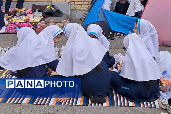 هنرنمایی دانش آموزان  مدرسه خواهران بابایی در روز دختر