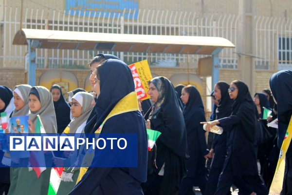 حضور پرشور تشکل های دانش آموزی در راهپیمایی ۱۳ آبان