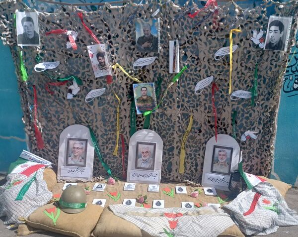 نواختن زنگ مهر در دبستان نجمه شهرستان فیروزکوه