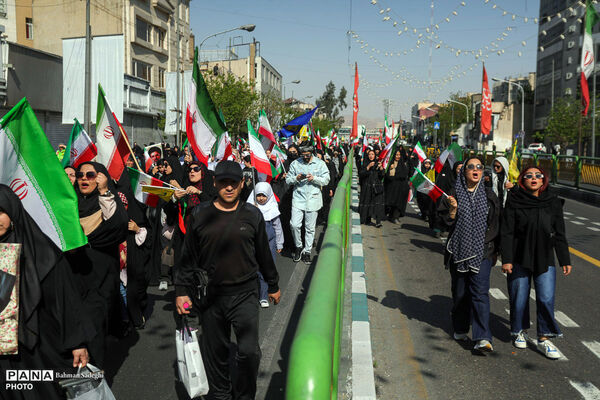 رزمایش دختران «جان‌فدای ایران»