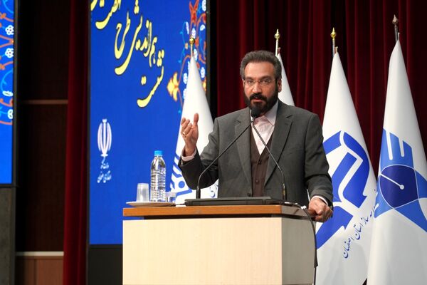 آیین تجلیل از شوراهای آموزش‌وپرورش برتر استان و همایش نهضت ملی توسعۀ عدالت آموزشی