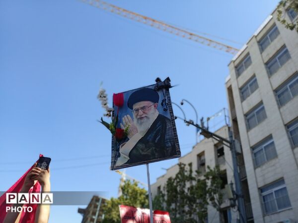 ما میمانیم تا آخرین نفس تا پیروزی