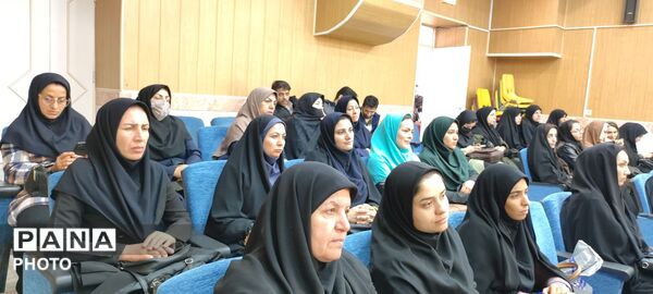 کارگاه آموزشی فرصت های متنوع یادگیری آموزگاران ابتدایی در کانون سمیه شهرستان شیروان 