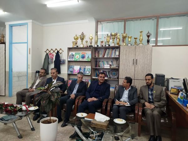بازدید معاون فعالیت‌های تشکیلاتی سازمان دانش‌آموزی از مدارس تمام تشکیلاتی مدارس خدابنده