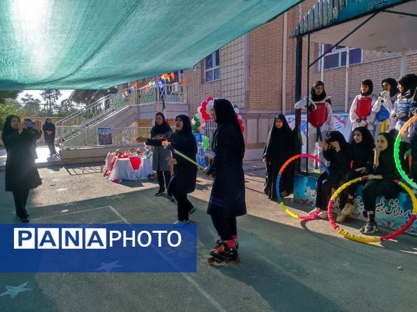 یک روز شاد در دبیرستان امام خامنه‌ای با المپیاد ورزشی درون مدرسه‌ای 