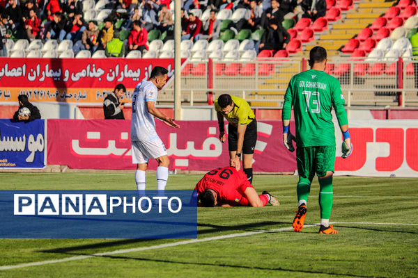 بازی جام حذفی تراکتور و  گل‌گهر سیرجان