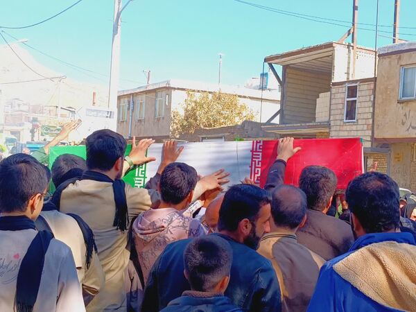 مردم علی‌آباد دمق جوکار از شهید گمنام استقبال کردند