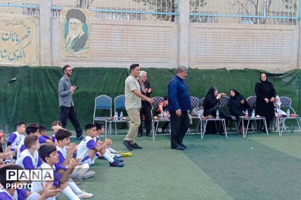 جشن اهدای مدال به نونهالان در باشگاه ورزشی ستارگان