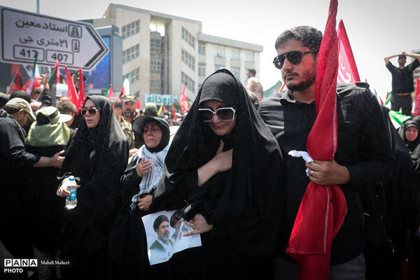 مراسم تشییع پیکر مطهر رهبر شهید انقلاب در تهران - 3