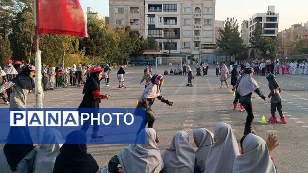 المپیاد ورزشی دانش‌آموزان در مدرسه پنجم مهر