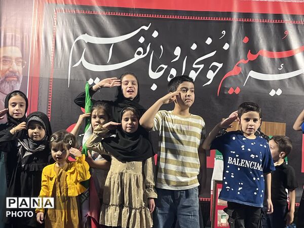 حضور پرشور نوجوانان ابرکوهی در تجمعات شبانه