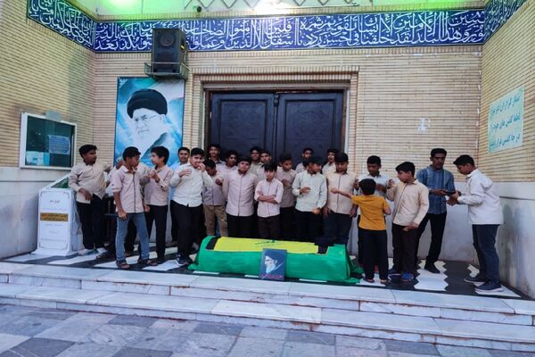 حرکت خودجوش نوجوانان بوموسی به‌مناسبت تشییع و خاکسپاری نمادین شهید نصرالله